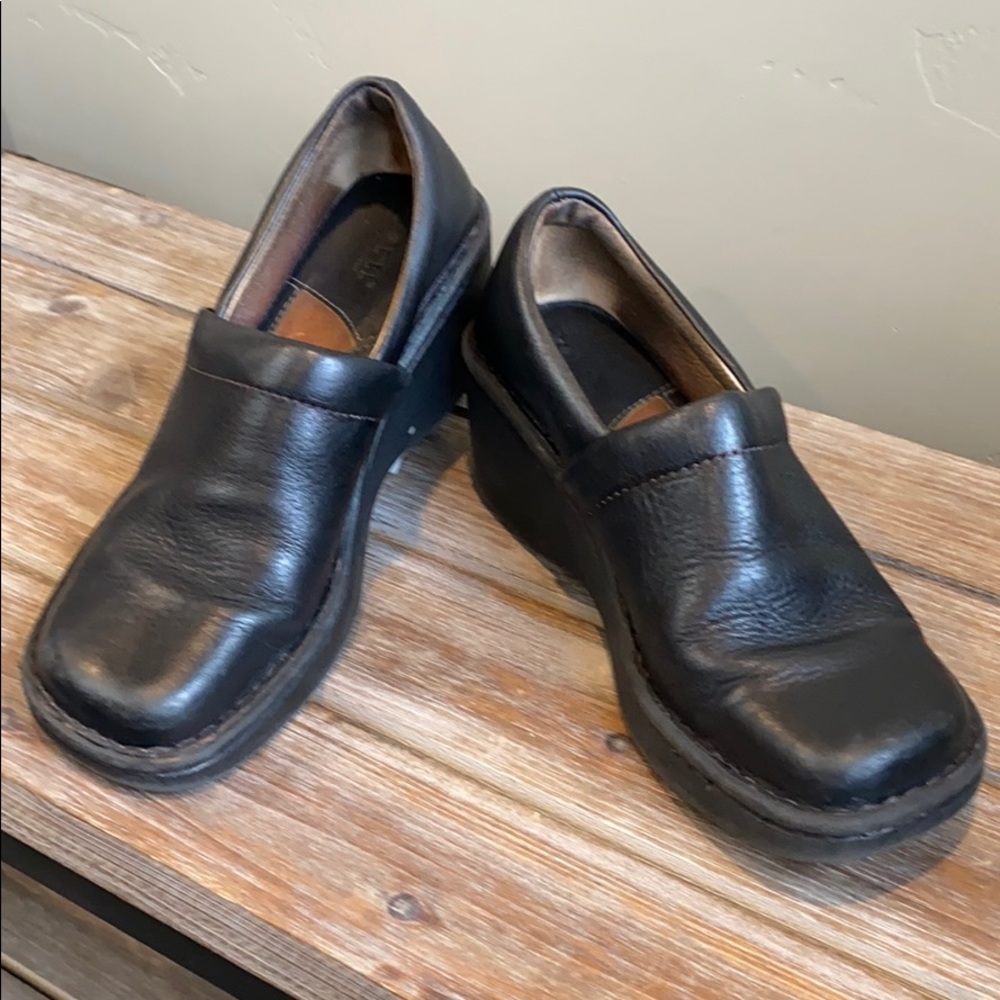 BORN Black Loafers Size 7 VERY Good Condition
